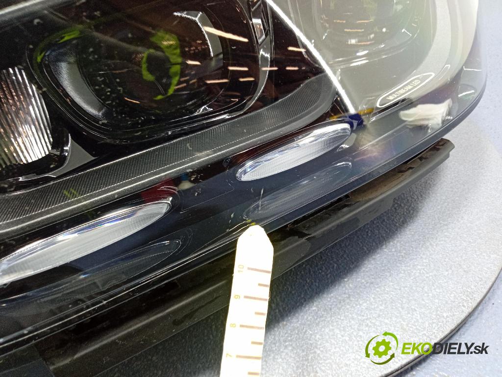 Mercedes GLA-Klasa 0 Reflektor: Vľavo: