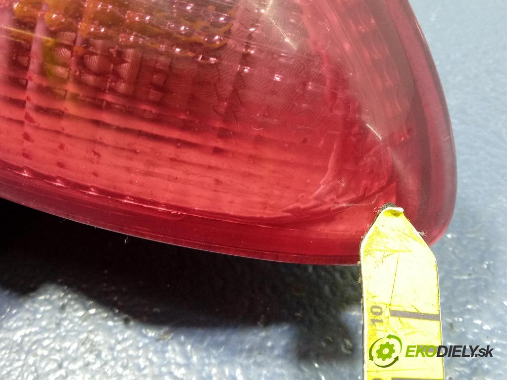 Alfa romeo 156 2004 svetlo / reflektor zad Prava: Vonkajsia: