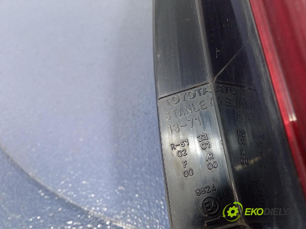 Toyota Corolla 2002 svetlo / reflektor zad Prava: Vonkajsia: