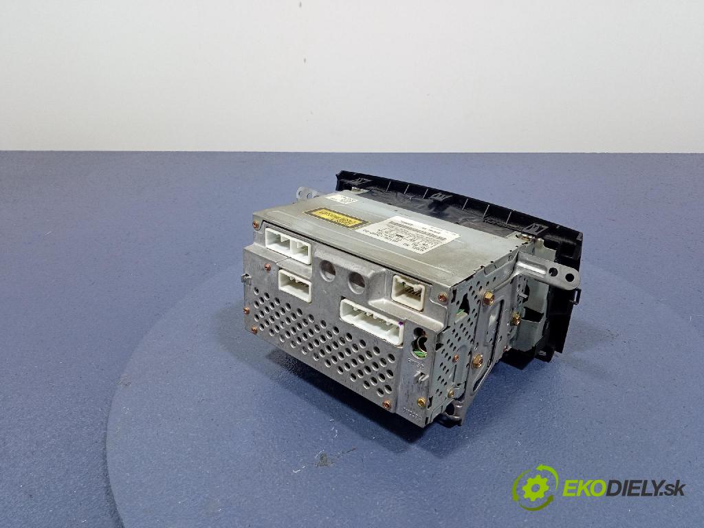 Toyota Corolla 2002 Radio I Navigácia: 86120-13060-B0