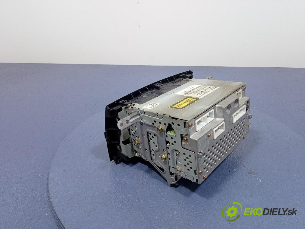 Toyota Corolla 2002 Radio I Navigácia: 86120-13060-B0