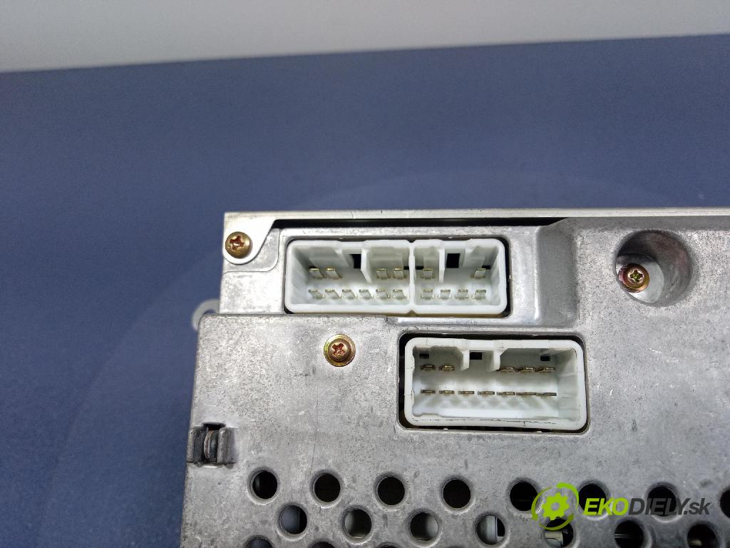 Toyota Corolla 2002 Radio I Navigácia: 86120-13060-B0