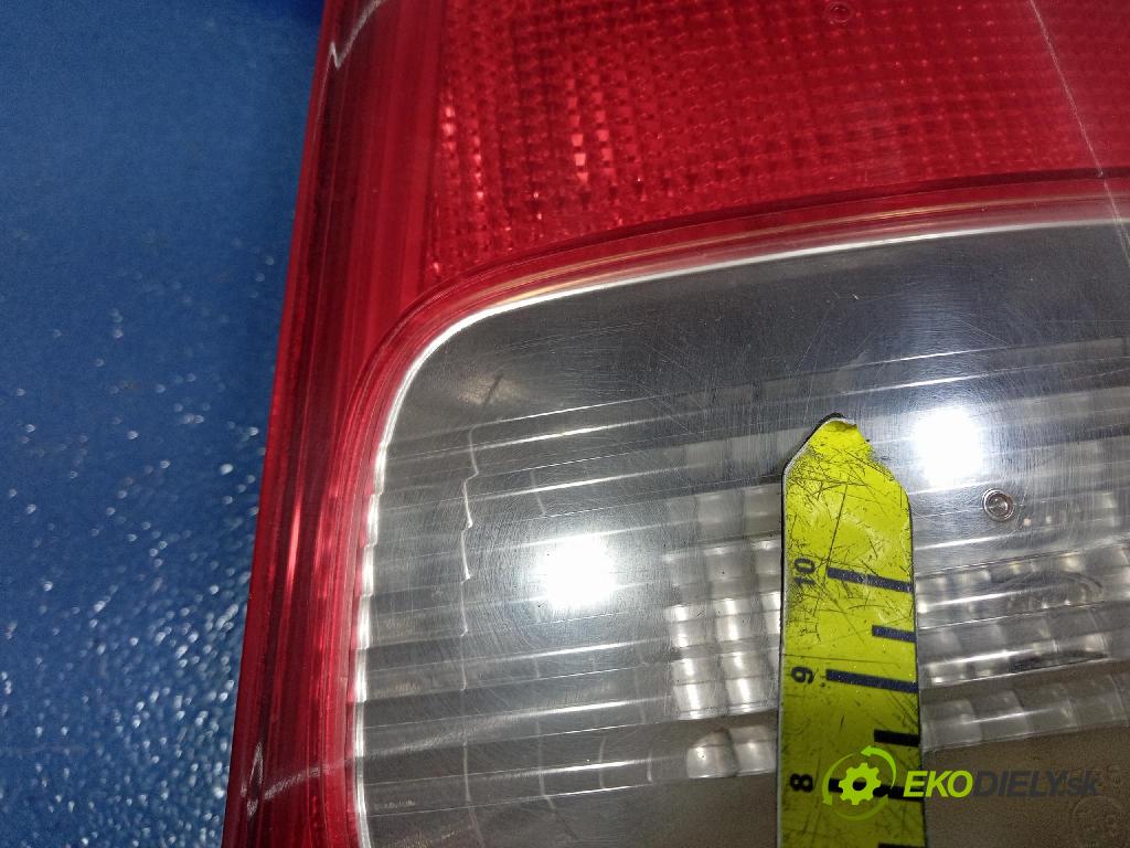 Toyota Corolla 2002 svetlo / reflektor zad Prava: Vonkajsia: