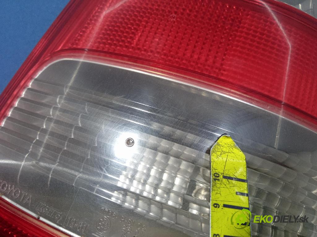 Toyota Corolla 2002 svetlo / reflektor zad Prava: Vonkajsia: