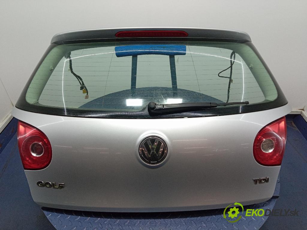 Vw Golf 2006 zadní dveře kufra: kufr