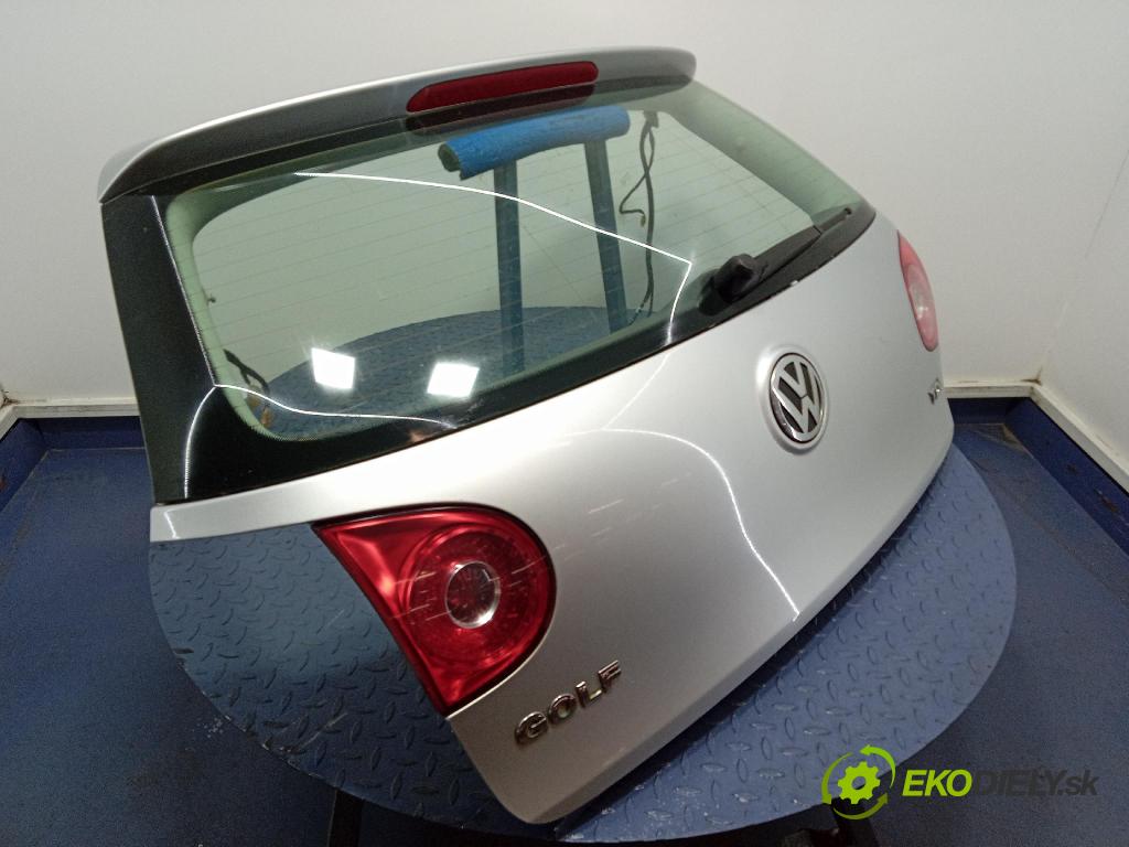 Vw Golf 2006 zadní dveře kufra: kufr
