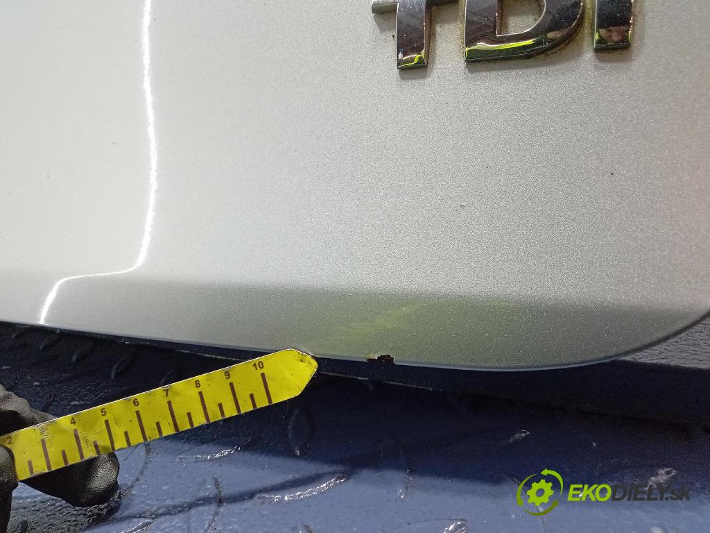 Vw Golf 2006 zadní dveře kufra: kufr 