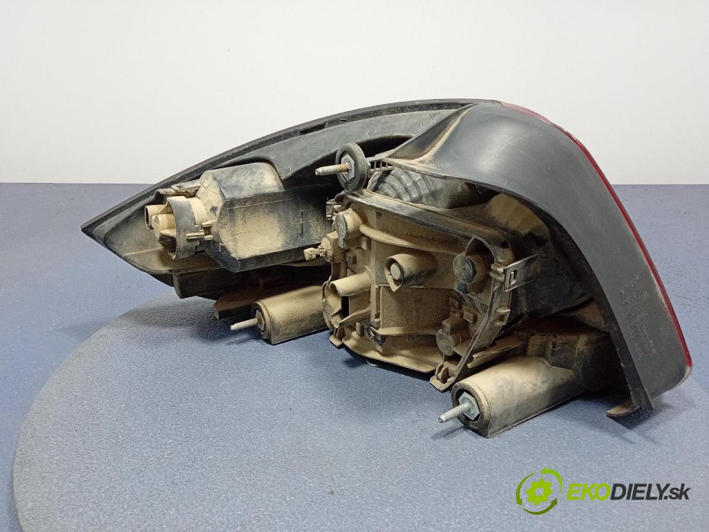 Fiat Linea 2009 svetlo / reflektor zad Prava: Vonkajsia: