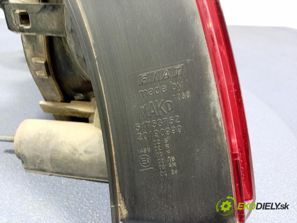 Fiat Linea 2009 svetlo / reflektor zad Prava: Vonkajsia: