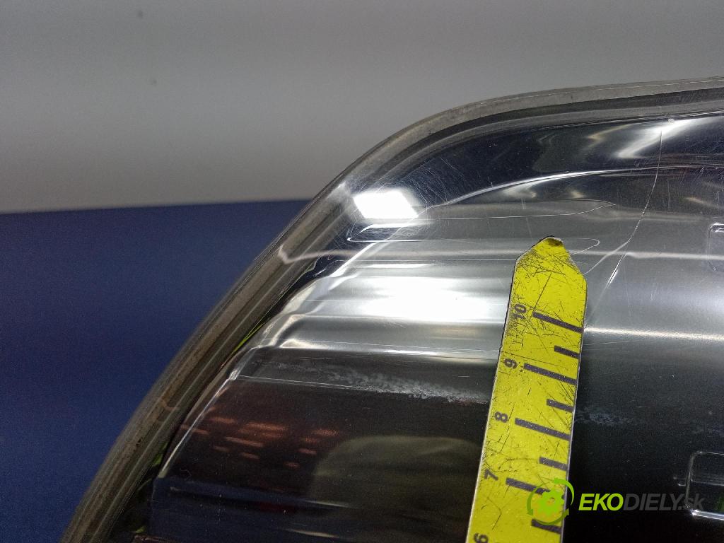 Toyota Corolla verso 2005 svetlo / reflektor zad ľavá Vonkajsia: