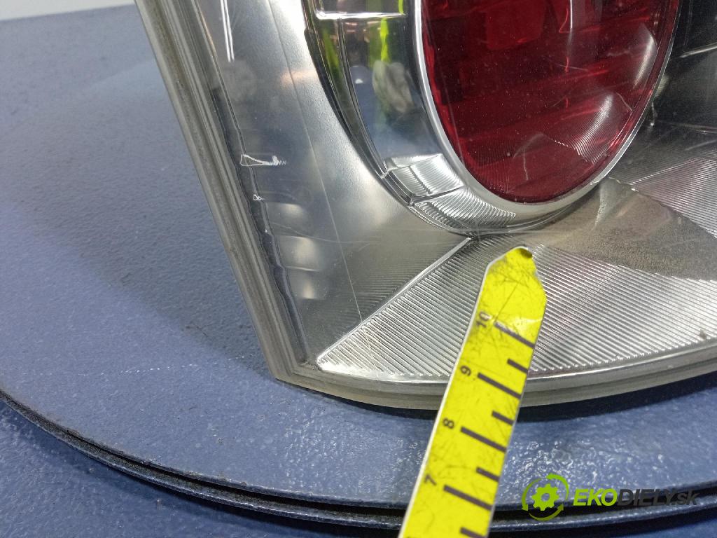 Toyota Corolla verso 2005 svetlo / reflektor zad ľavá Vonkajsia: 