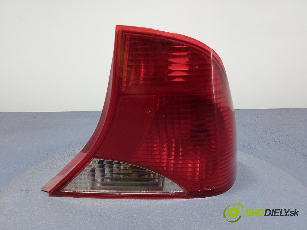 Ford Focus 2000 svetlo / reflektor zad Prava: Vonkajsia: