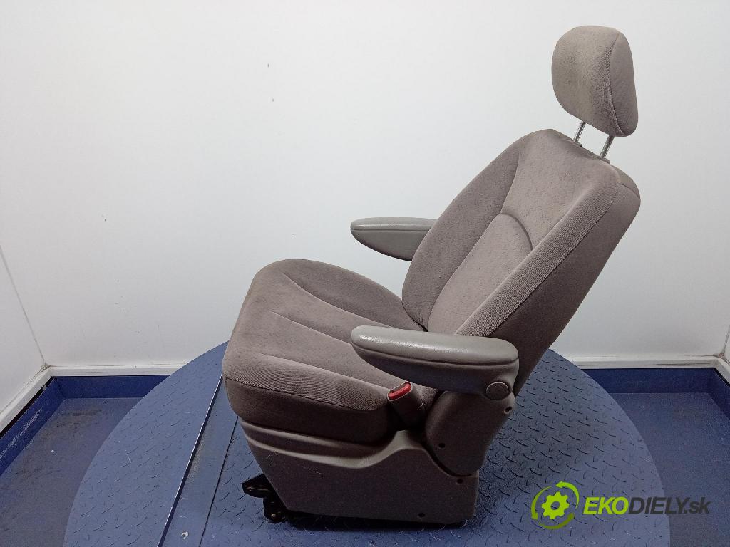 Dodge Caravan 2001 Sedadlo zadní