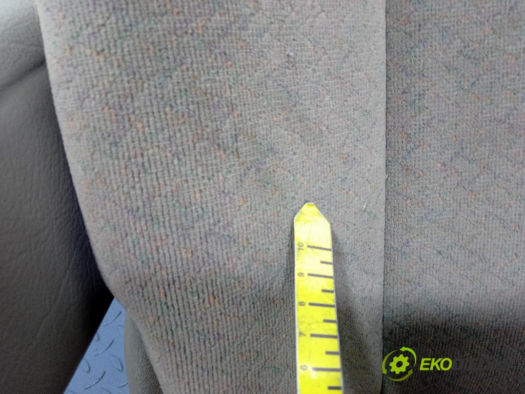 Dodge Caravan 2001 Sedadlo zadní
