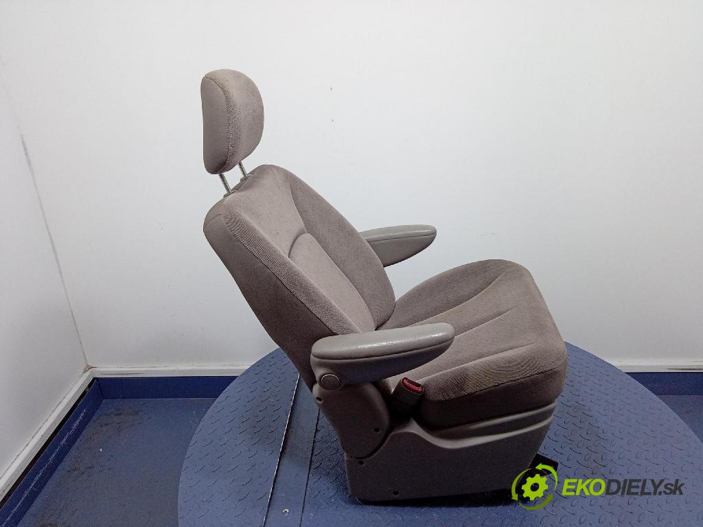Dodge Caravan 2001 Sedadlo zadní