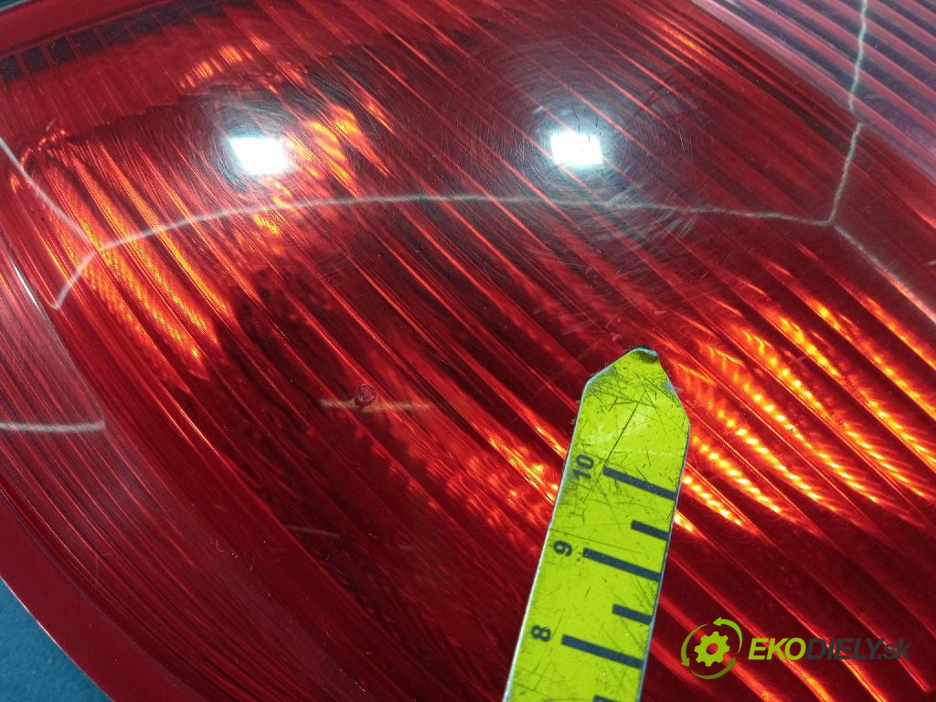 Mitsubishi Colt 2005 svetlo / reflektor zad ľavá Vonkajsia: MR957365