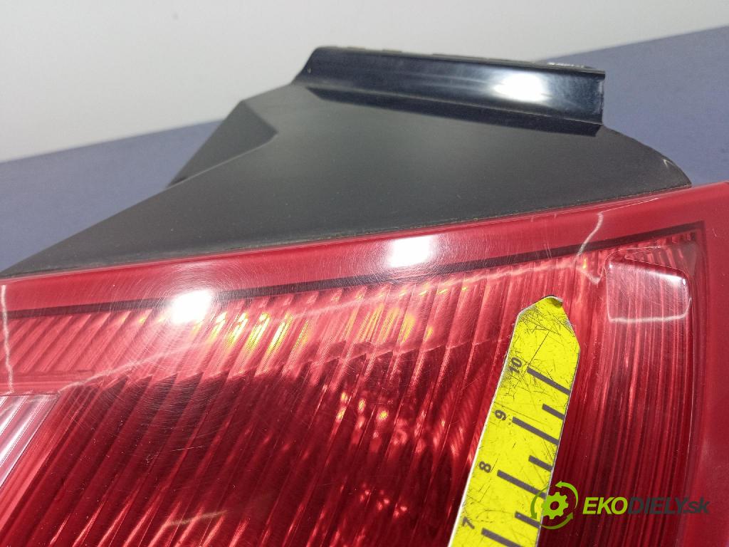 Mitsubishi Colt 2005 svetlo / reflektor zad Prava: Vonkajsia: MR957366