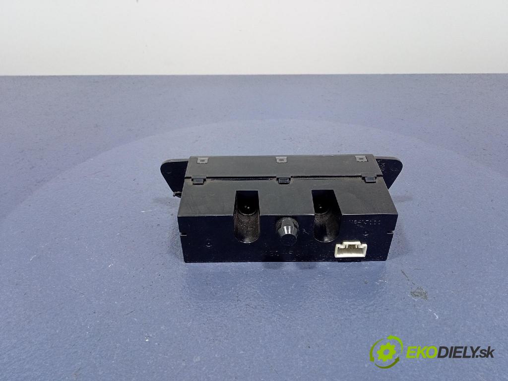 Mitsubishi Colt 2005 Zobrazit: Rádio: / GPS MR587777