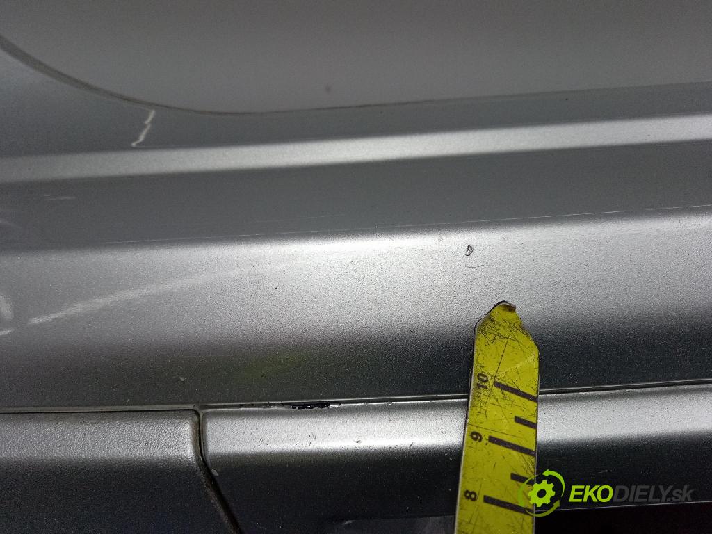Mitsubishi Colt 2005 nárazník Zad: