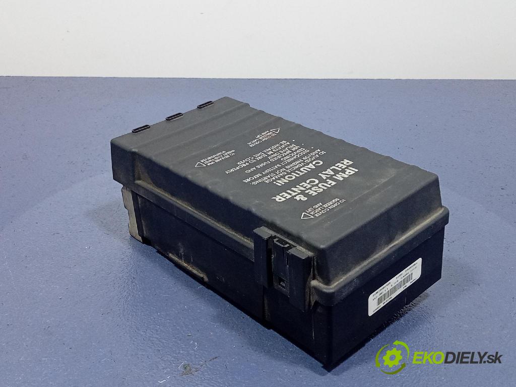 Dodge Caravan 2001 skříňka Pojistky 04869000AJ