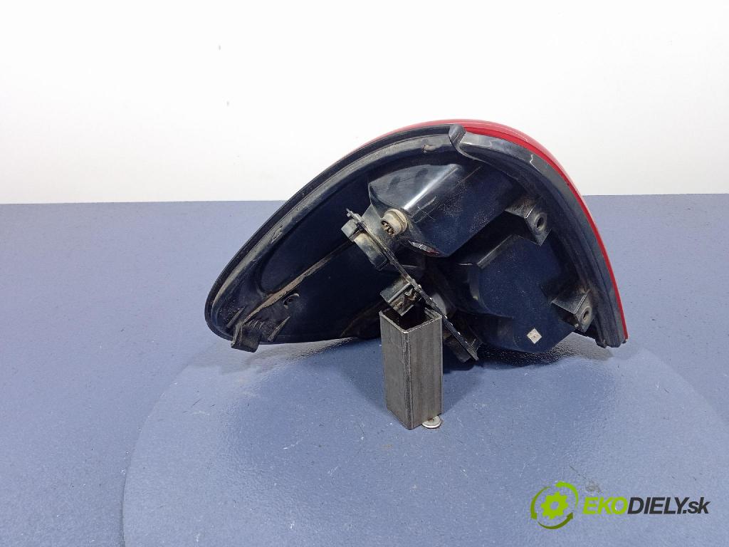Dodge Caravan 2001 svetlo / reflektor zad Prava: Vonkajsia: 4857600AE