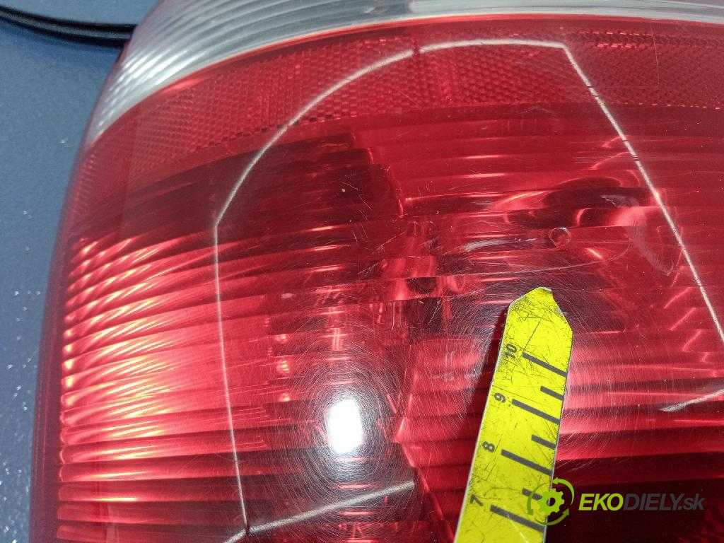 Dodge Caravan 2001 svetlo / reflektor zad Prava: Vonkajsia: 4857600AE