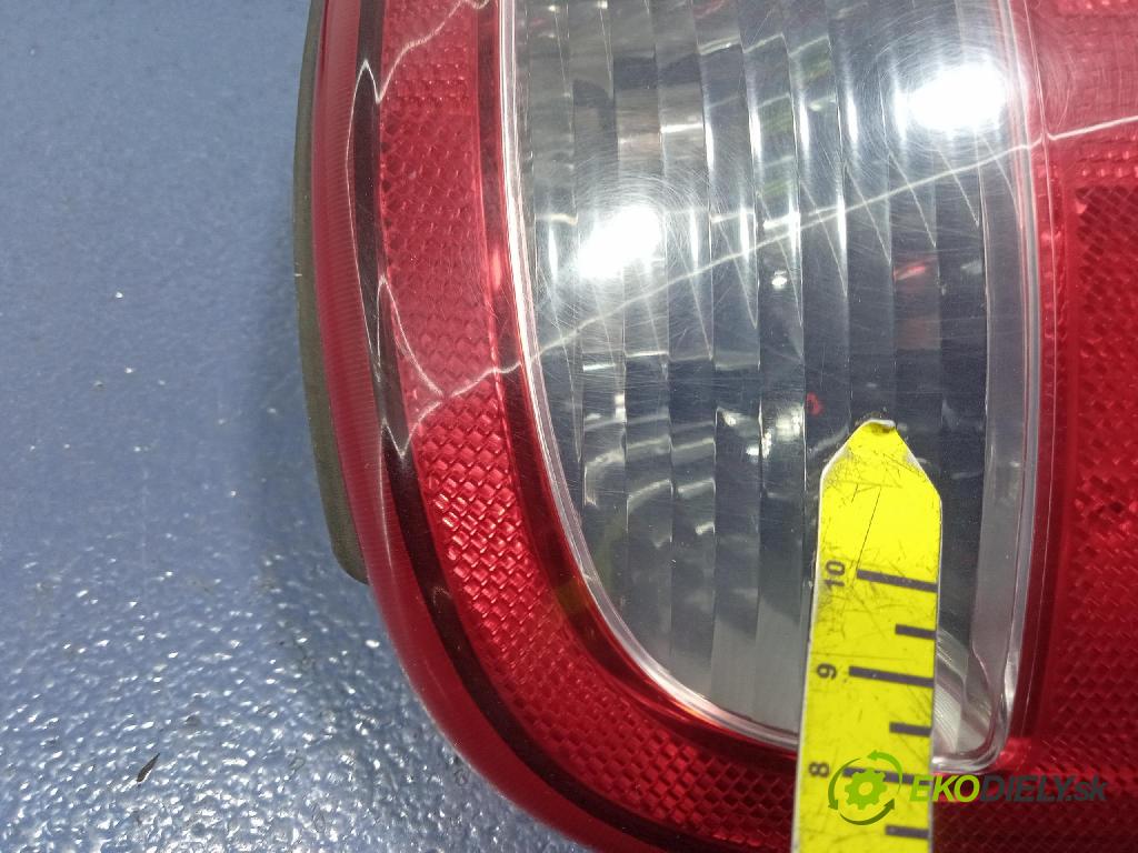 Dodge Caravan 2001 svetlo / reflektor zad Prava: Vonkajsia: 4857600AE