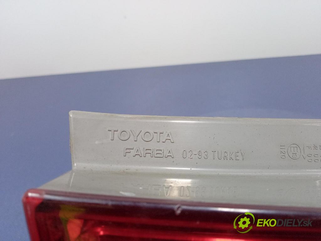 Toyota Corolla 2004 svetlo / reflektor zad Prava: Vonkajsia: 02-93