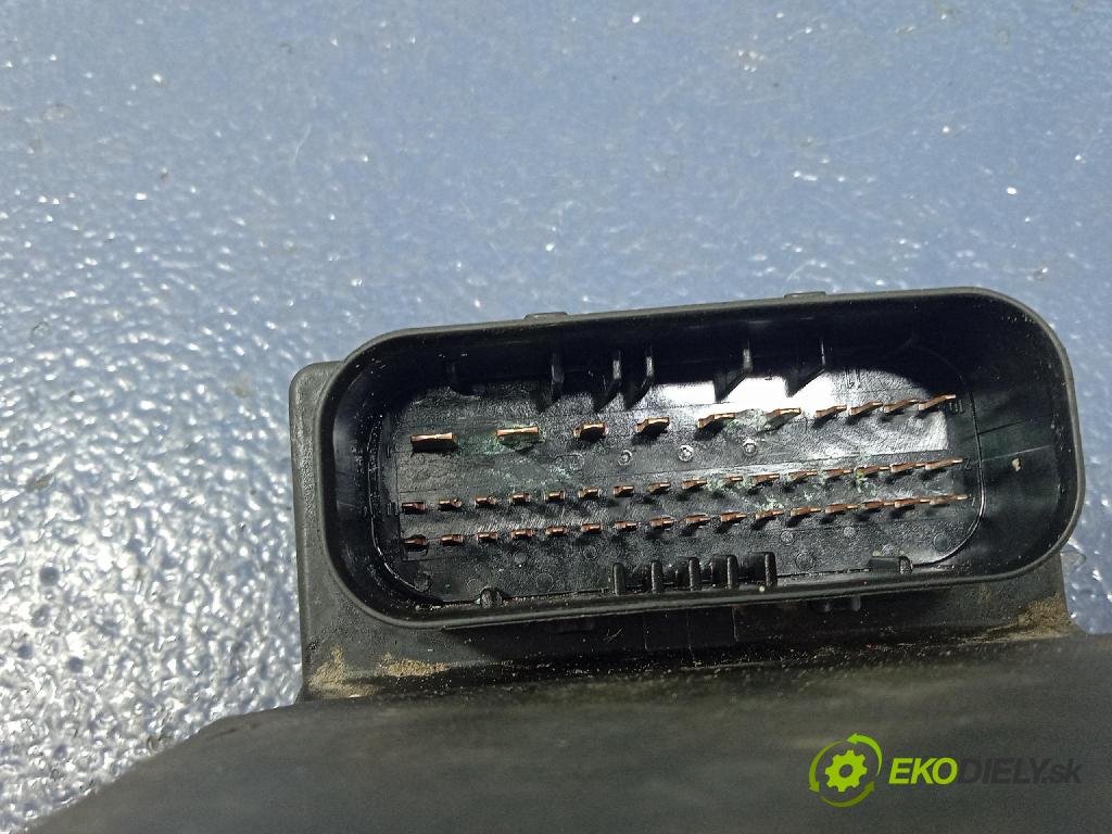 Audi A6 2004 čerpadlo ABS x 4B0614517H