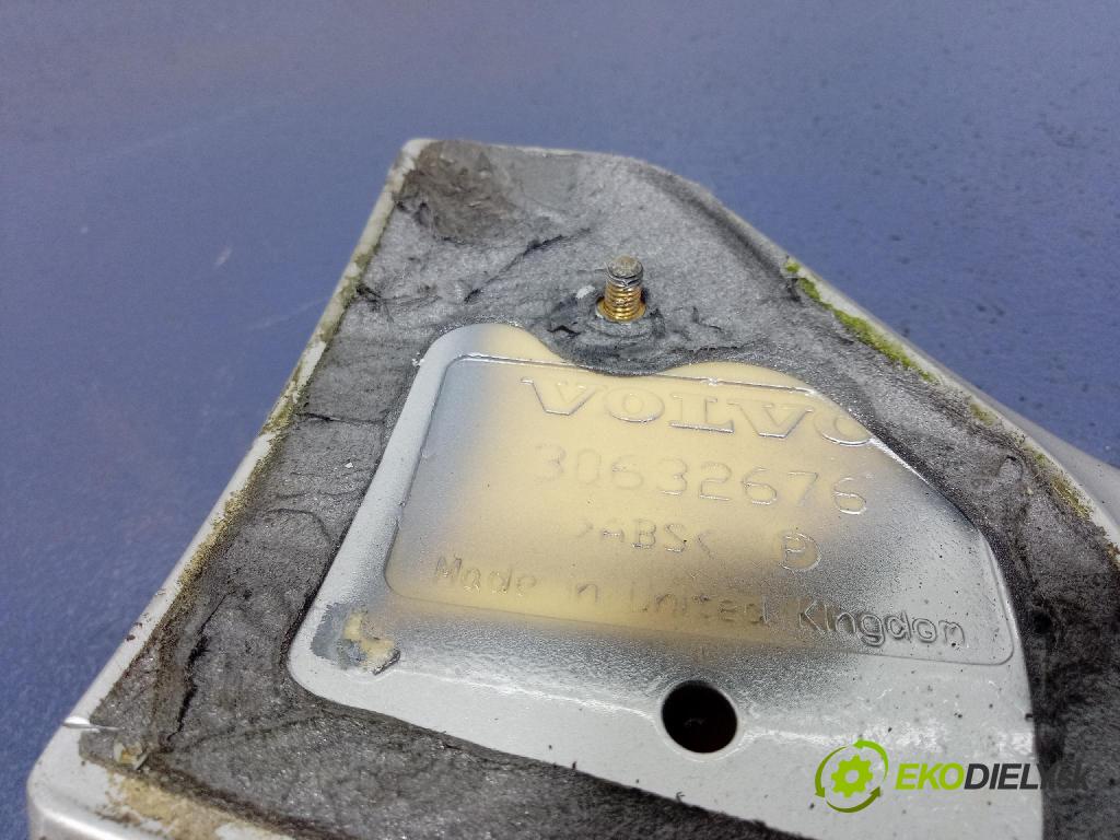 Volvo V40 2005 spoiler 30632676