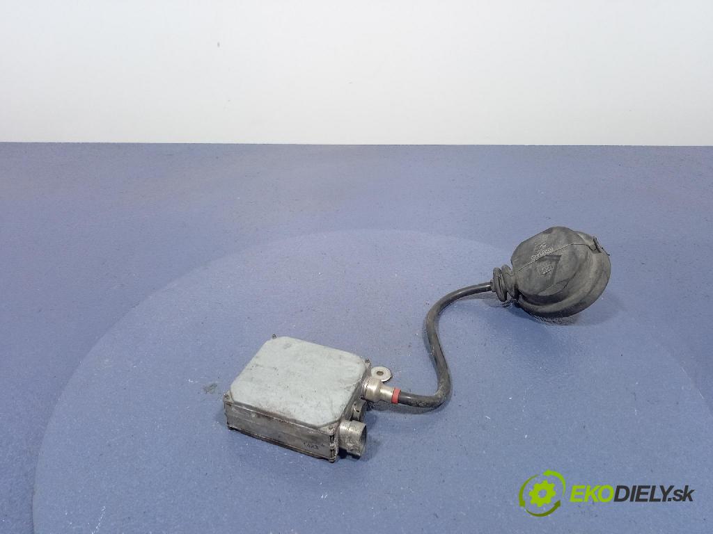 Volvo V40 2005 měnič 30859759