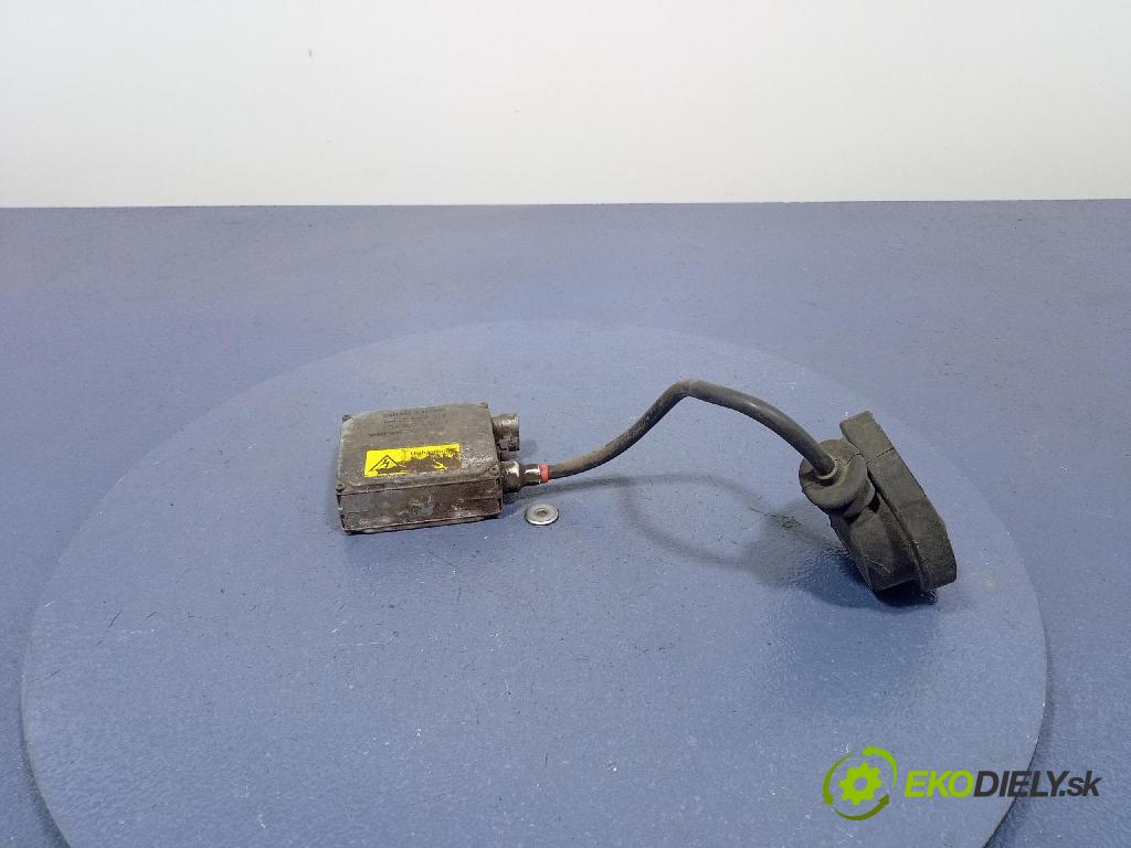 Volvo V40 2005 měnič 30859759