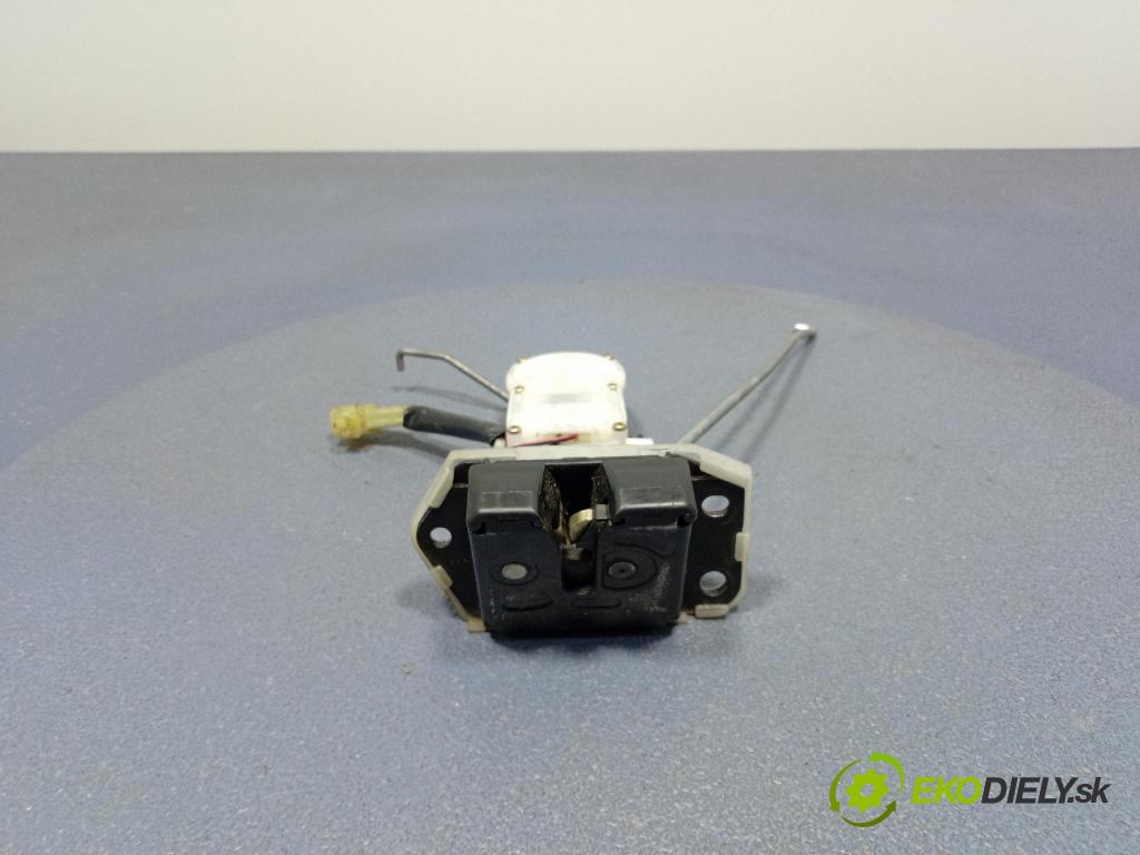 Suzuki Ignis 2004 zámek Klapky: kufr