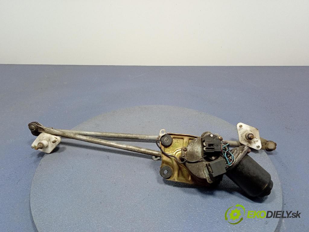 Suzuki Ignis 2004 mechanismus motorek Stěrače: před