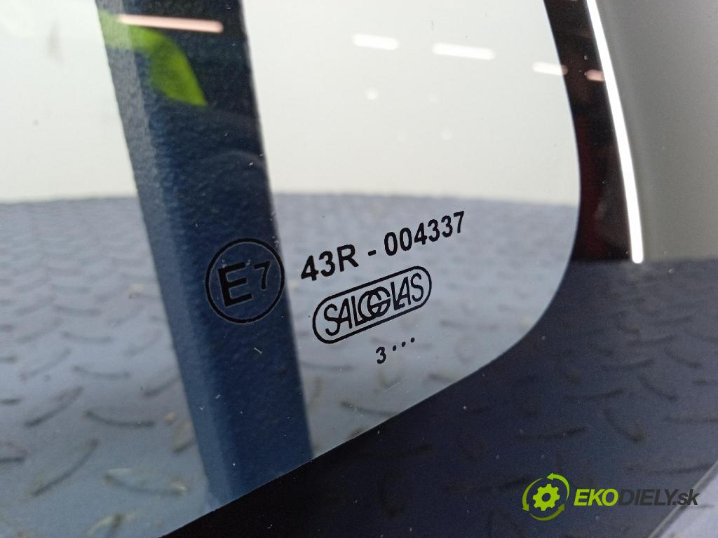 Suzuki Ignis 2004 sklo Karosérie: Zad: