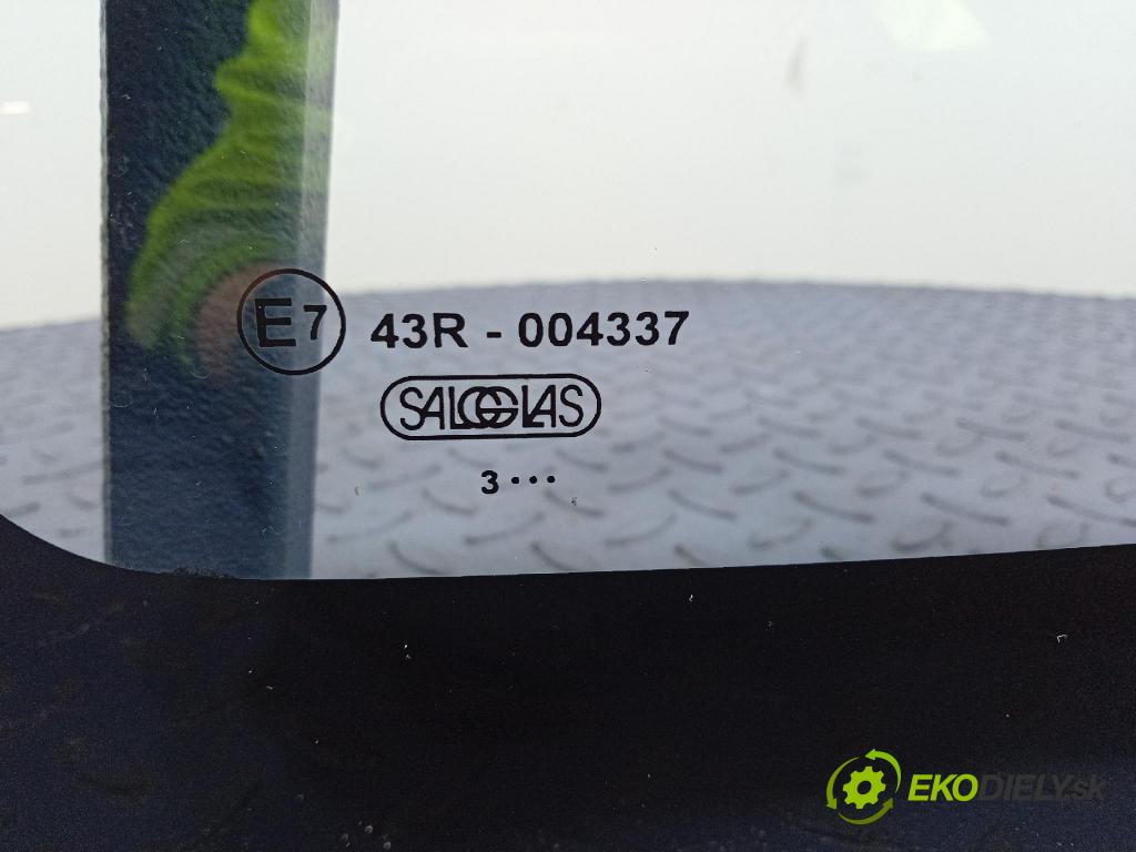 Suzuki Ignis 2004 sklo Karosérie: Zad: