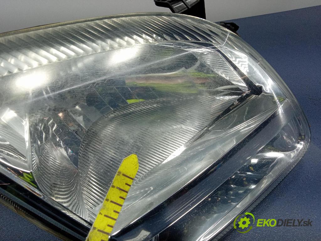 Suzuki Ignis 2004 světlo v pravo: P2753R
