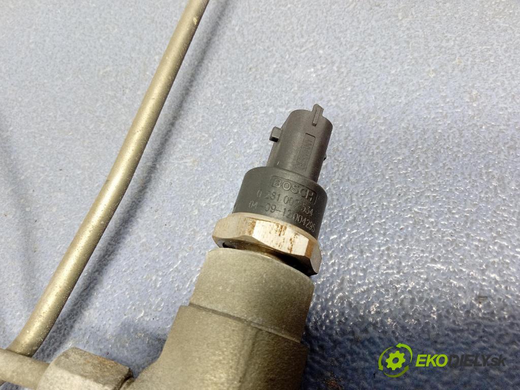 Honda Accord 2005 lišta Zásobování 107780-0210