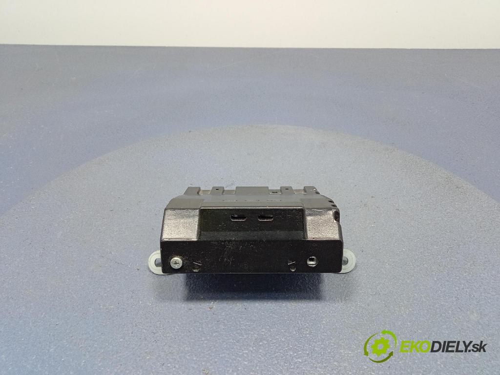 Honda Accord 2005 Zesilovač: