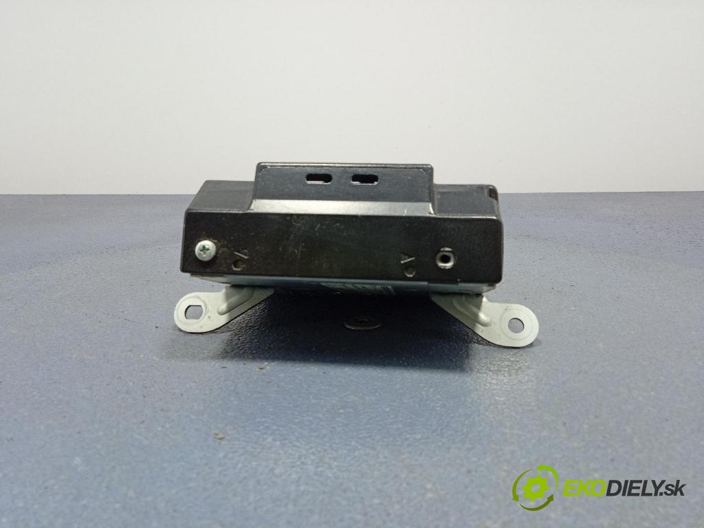 Honda Accord 2005 Zesilovač: