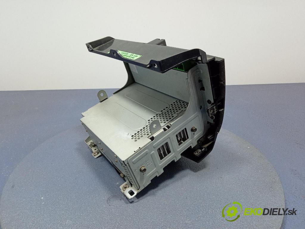 Honda Accord 2005 Radio I Navigace: