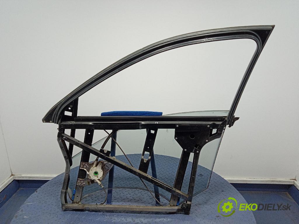 Audi A6 2004 sklo dvere Predné Prava:
