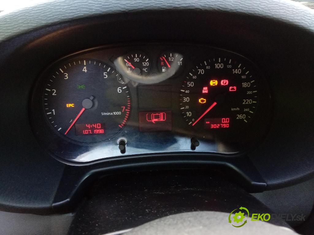 Audi A3 2000 Přístrojová deska 8L0920900A