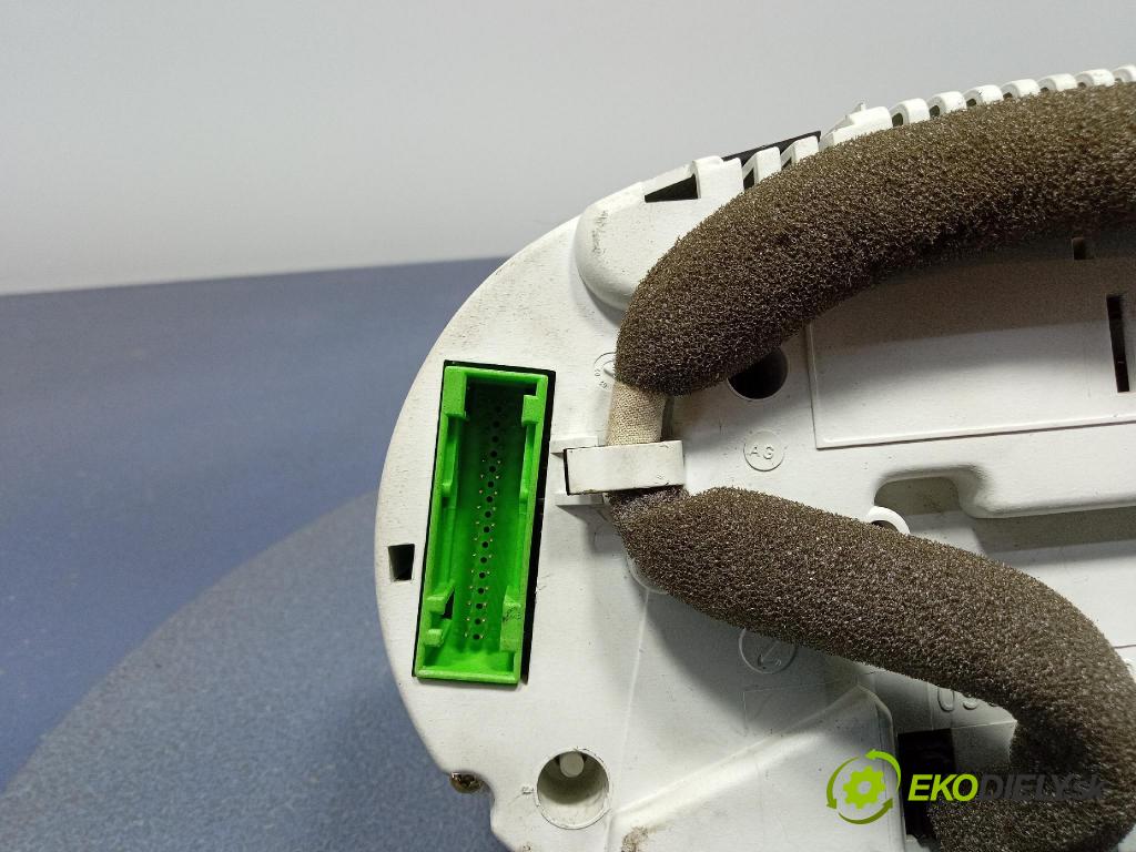 Audi A3 2000 Přístrojová deska 8L0920900A