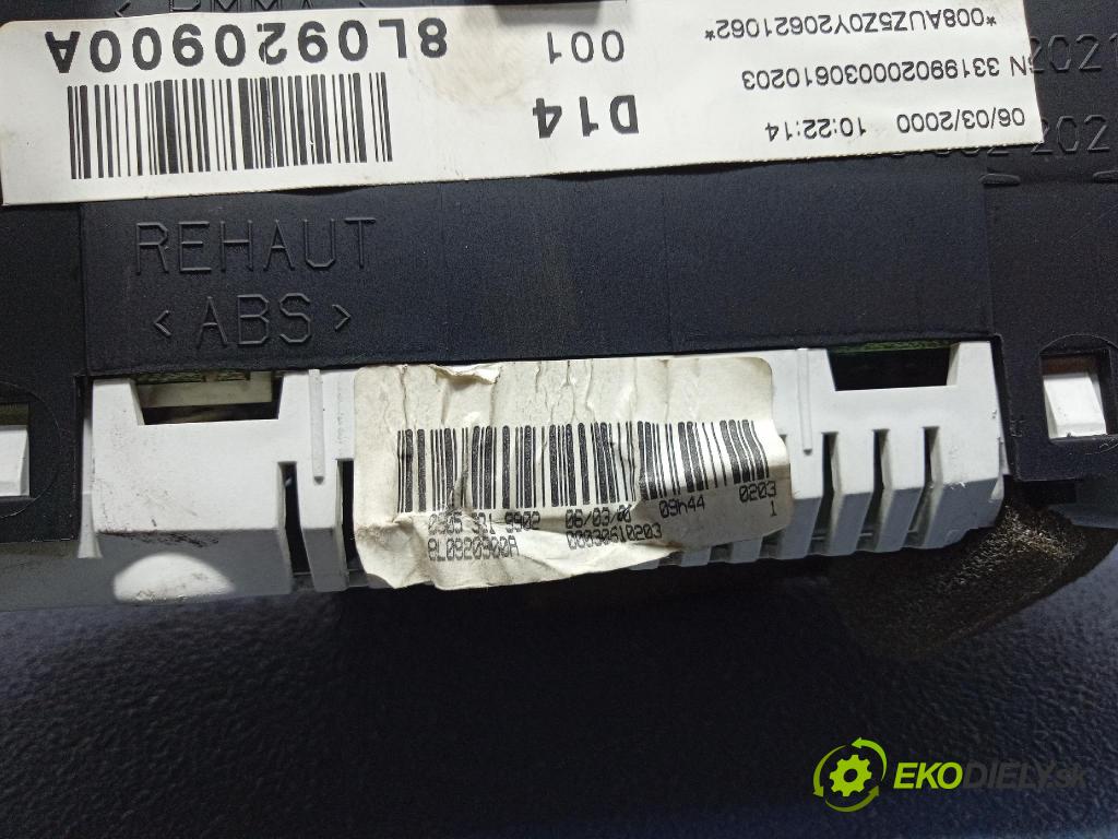 Audi A3 2000 Přístrojová deska 8L0920900A