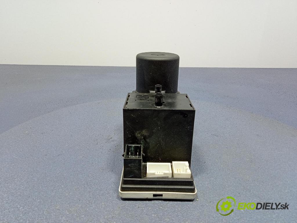 Audi A3 2000 čerpadlo Centrální Zámek 8L0862257K
