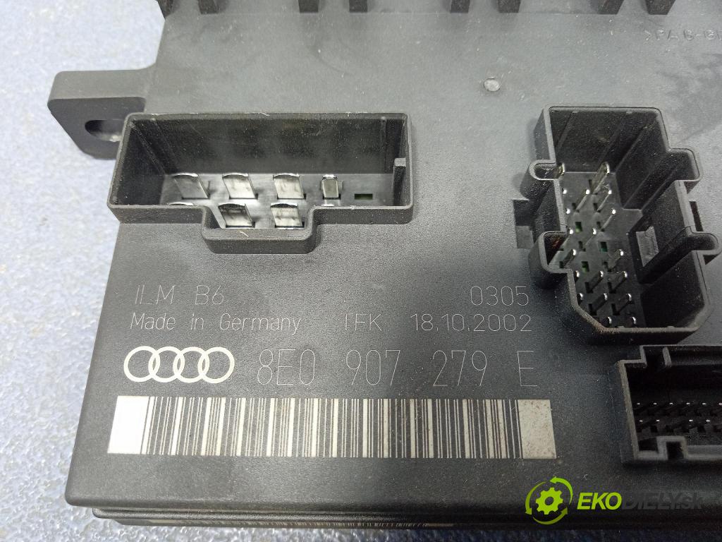 Audi A4 2002 řídící jednotka Světel: 8E0907279E