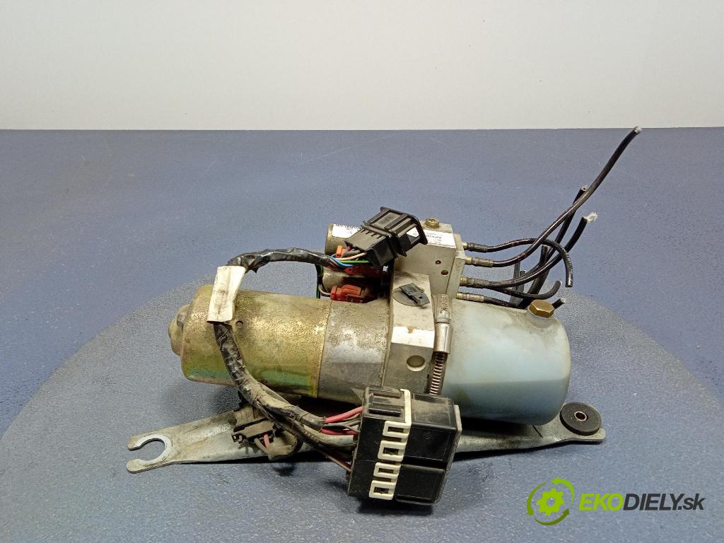 Audi A4 2002 čerpadlo Hydraulické 8H0871611