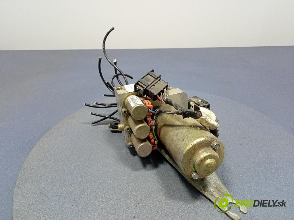 Audi A4 2002 čerpadlo Hydraulické 8H0871611