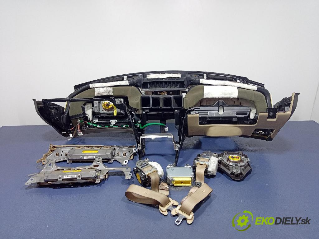 Lexus GS 2007 kokpit,pristrojová doska
